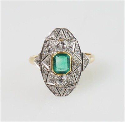 Art deco zlatý prsten se smaragdem a diamanty