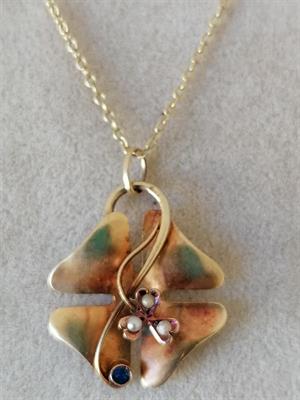 Zlatý secesní přívěsek - čtyřlístek