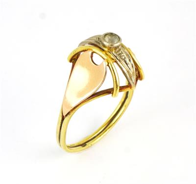 Zlatý prsten se safírem