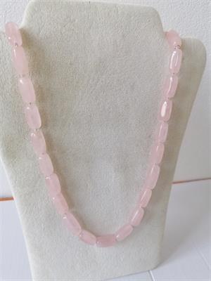 Náhrdelník z růženínů