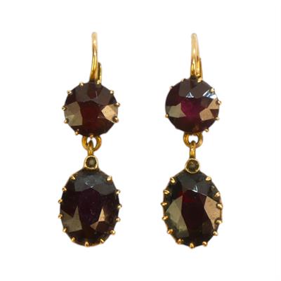 Zlaté náušnice s granáty