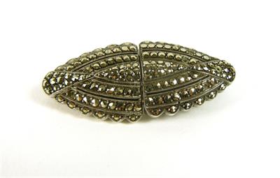 Stříbrná rozkládací brož