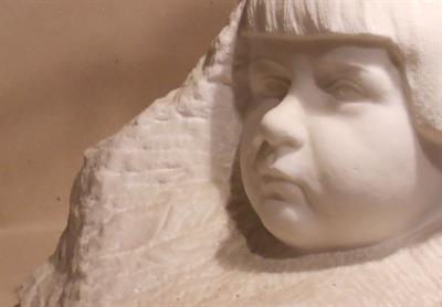 Autor neznámý- Portrét dítěte, mramor 15 kg