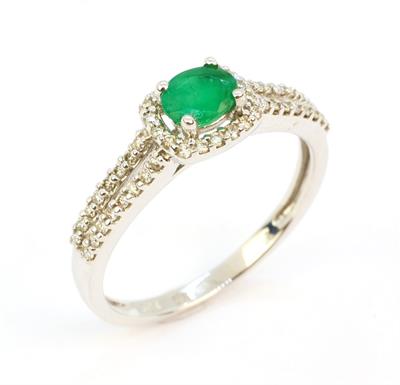 Zlatý prsten se smaragdem a brilianty