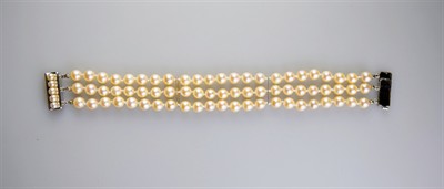 Perlový náramek se zlatým zapínáním