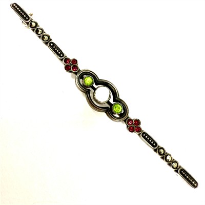 Dlouhá stříbrná brož