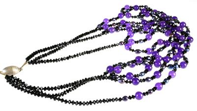 Pětiřadý náhrdelník s ametysty a onyxy