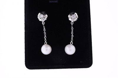 Náušnice z bílého zlata s perlami a brilianty