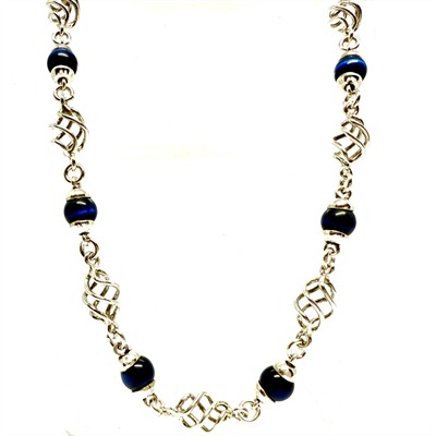 Stříbrný náhrdelník se sokolími oky