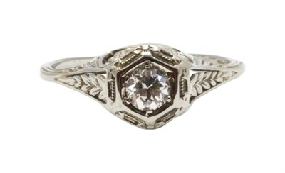 Zlatý prsten s diamantem Art Deco