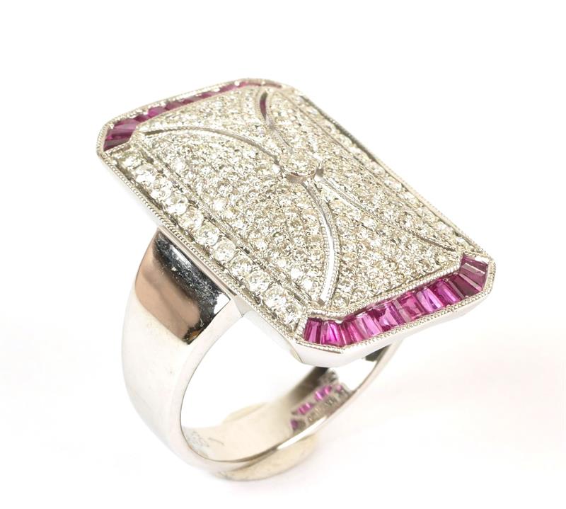 Zlatý prsten s  brilianty a rubíny