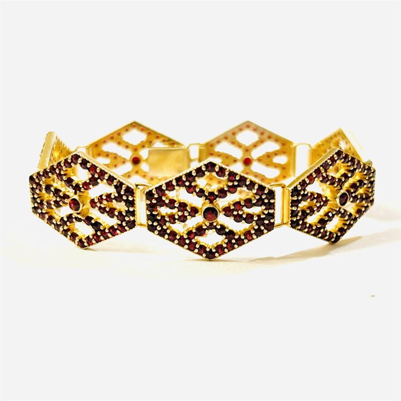 Stříbrný zlacený článkový náramek s českými granáty