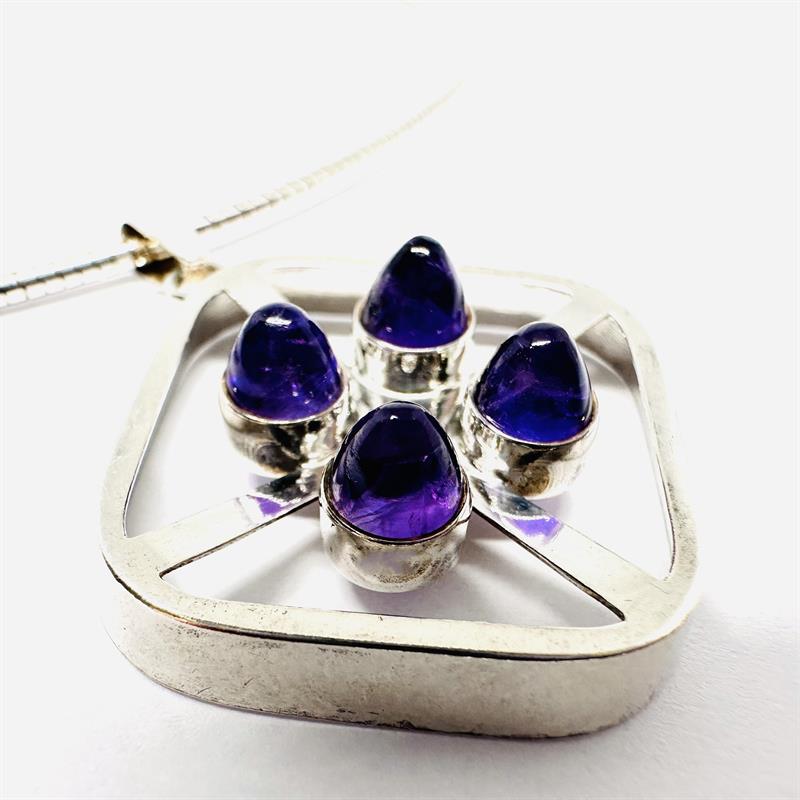 Stříbrný designový náhrdelník s ametysty - K. Salovaara