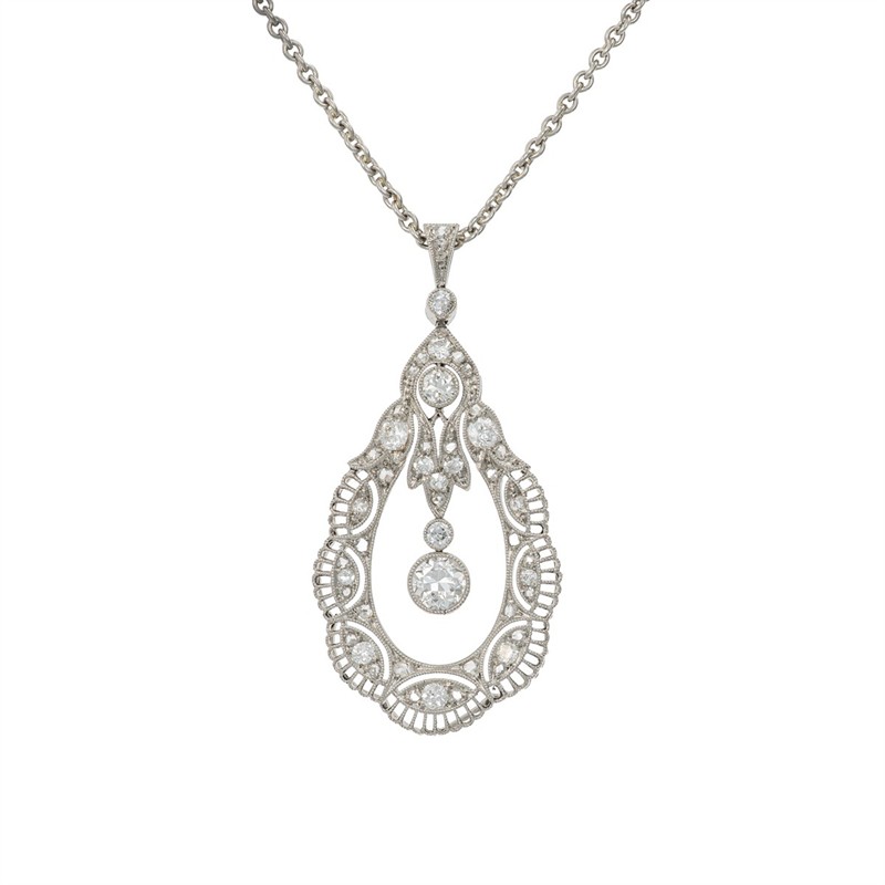 Platinový přívěsek s přírodními diamanty