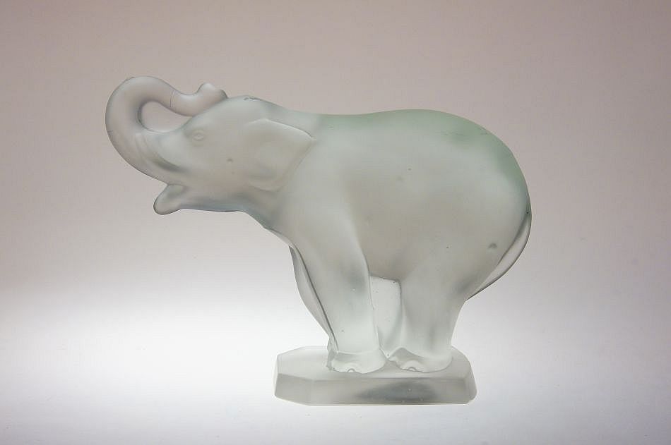 Slon se zdviženým chobotem, firma Curt SCHLEVOGT - Ingrid