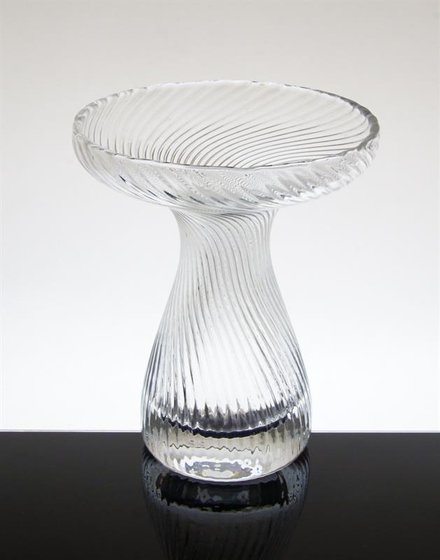 Váza s optickým dekorem Jan GABRHEL sklárna Chlum u Třeboně