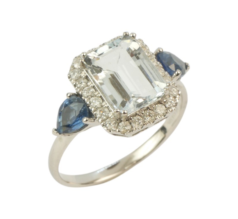 Zlatý prsten s akvamarínem, safíry a brilianty