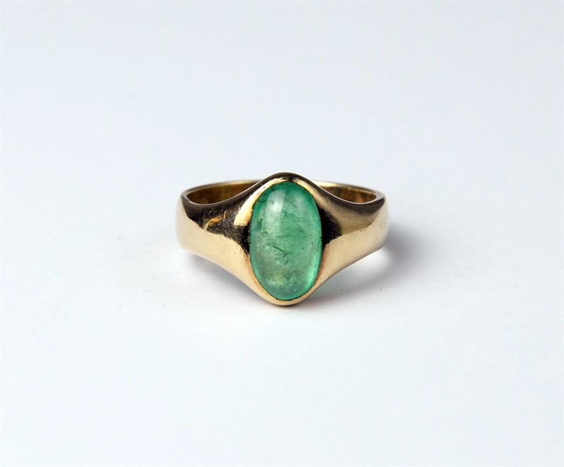 Zlatý prsten s kolumbijským smaragdem