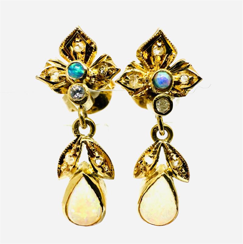 Zlaté náušnice s opály a diamanty