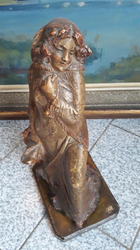 Secesní plastika ženy - český autor