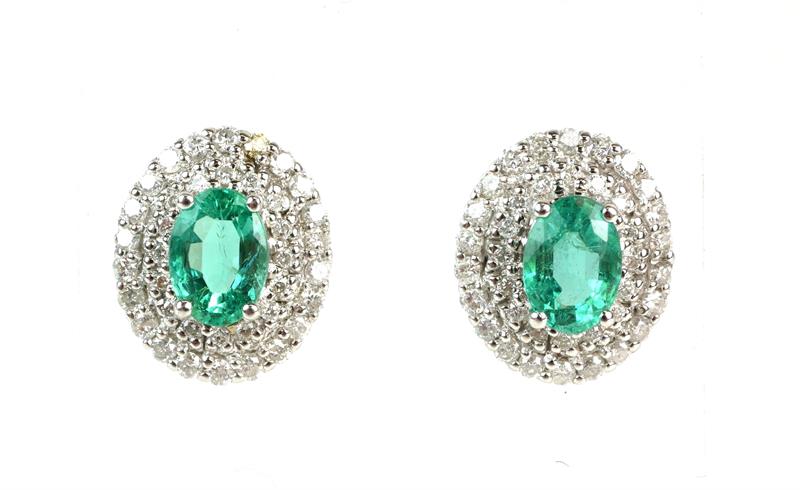 Zlaté náušnice s brilianty a smaragdy