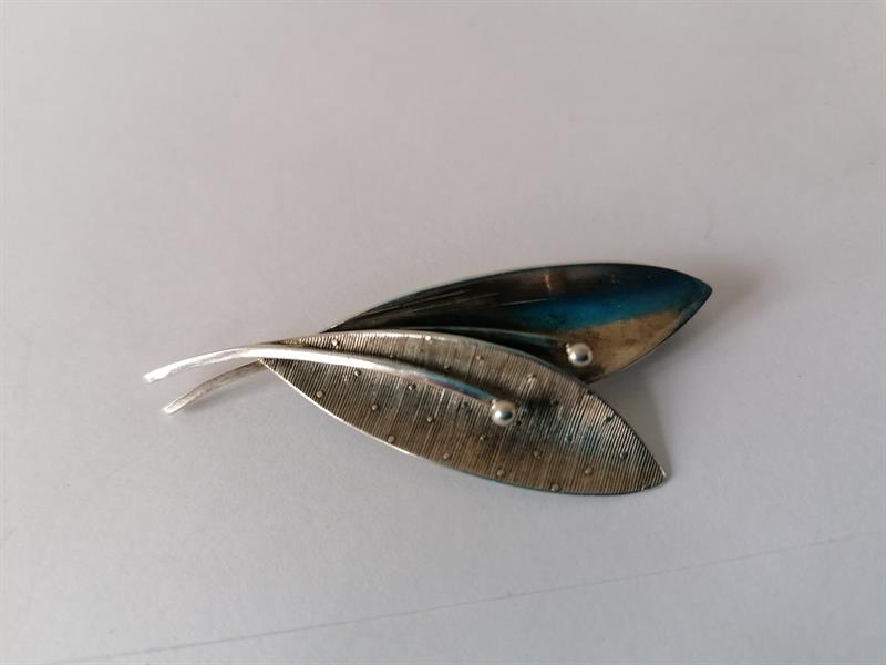 Stříbrní brož - Listy s plody