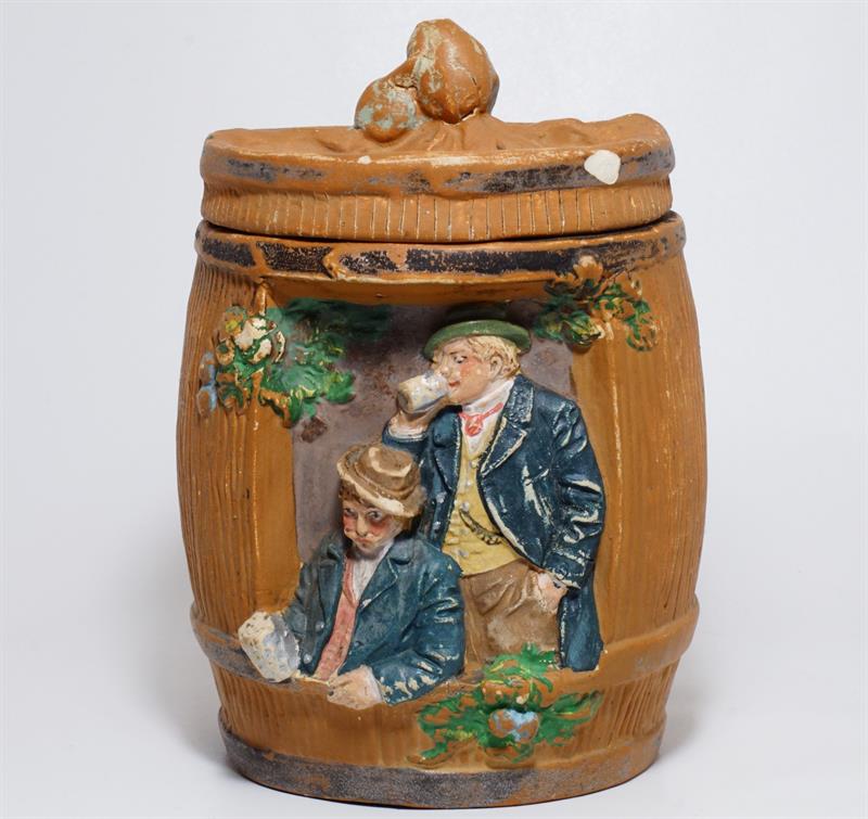 Dóza na tabák s motivem pivařů, pravd. firma MARESCH