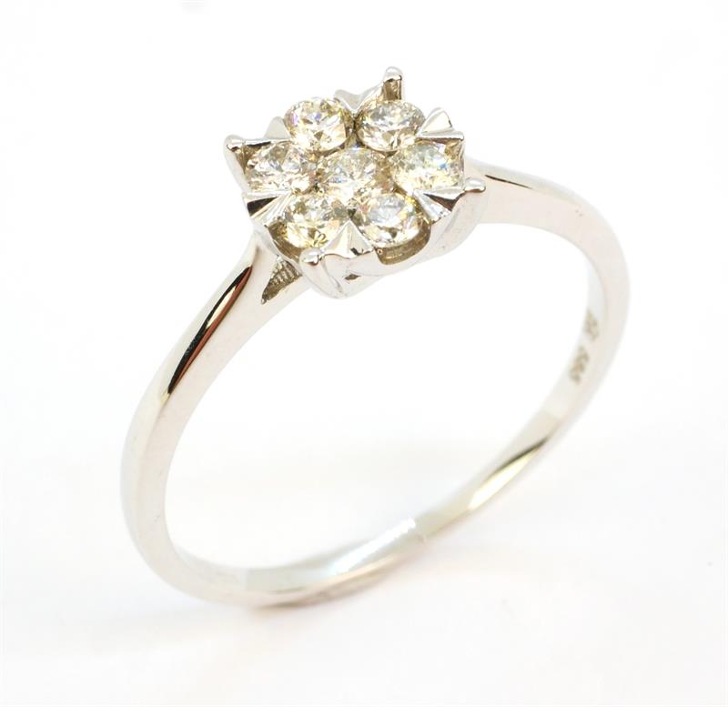 Zlatý prsten s brilianty