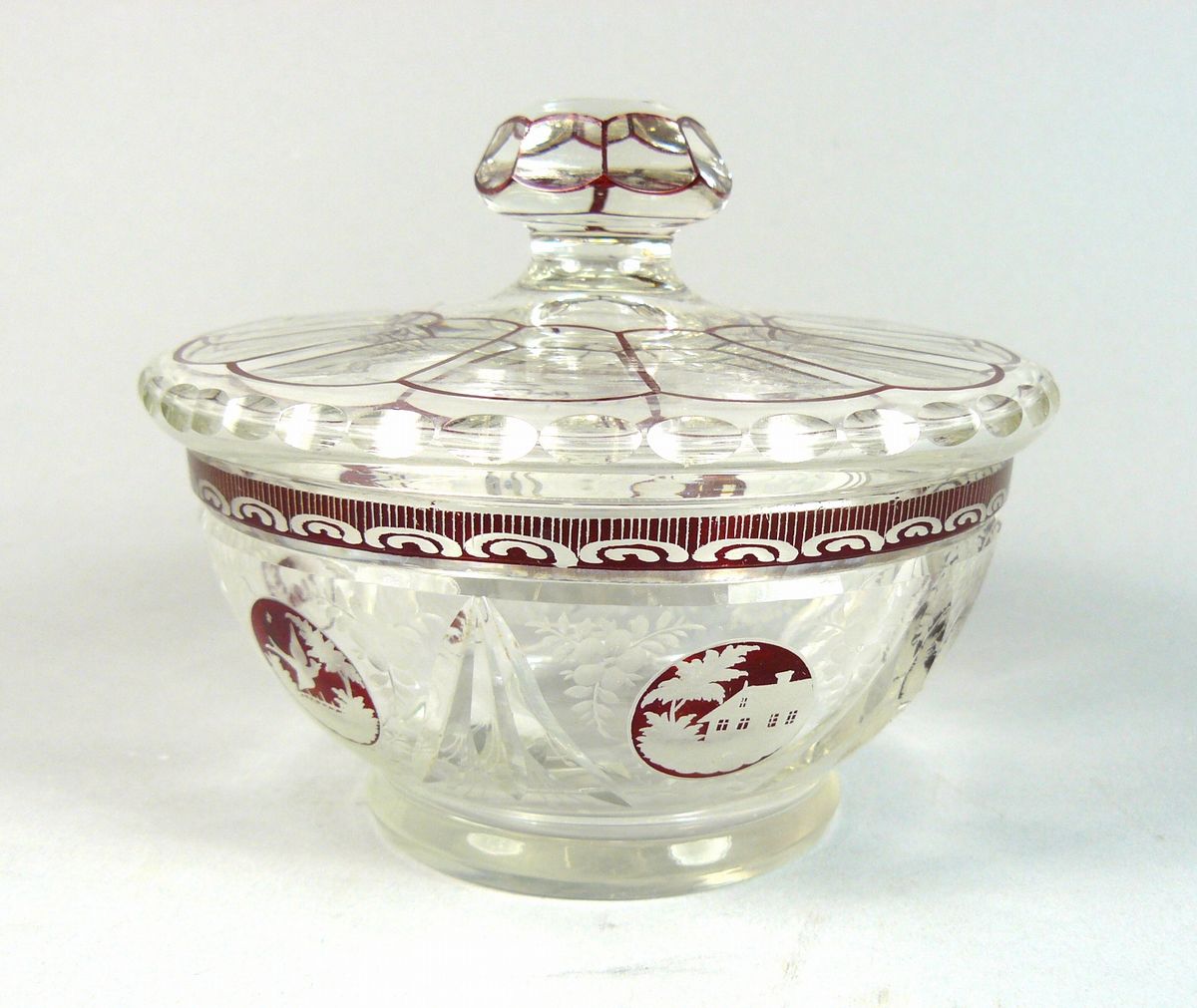 Skleněná dóza s loveckými motivy