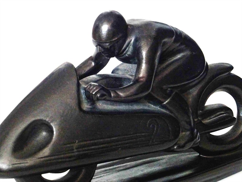 plastika motorkář, 20. - 40. léta