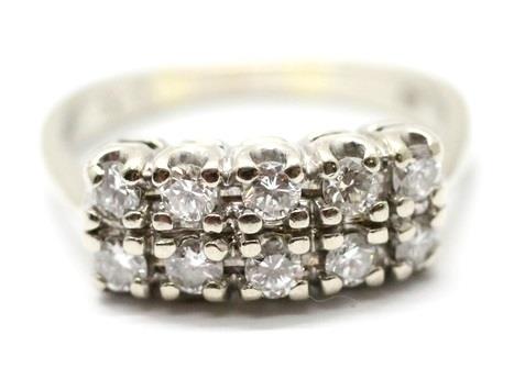 Zlatý prsten s diamanty