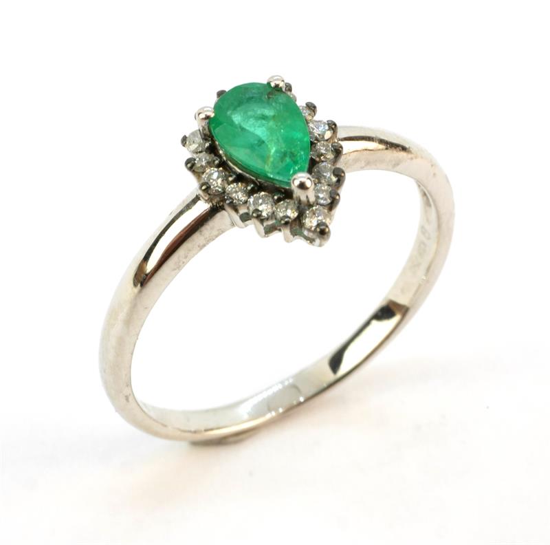 Zlatý prsten se smaragdem a brilianty