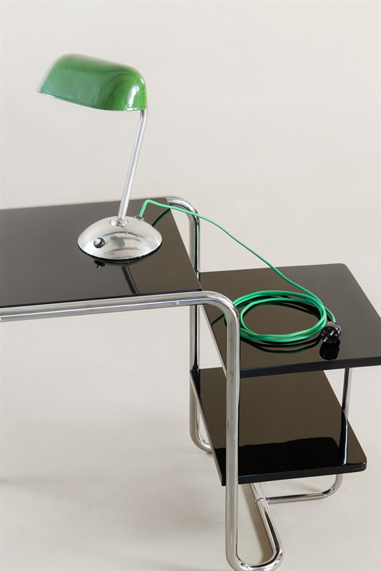 STOLNÍ LAMPA BANKÉŘKA