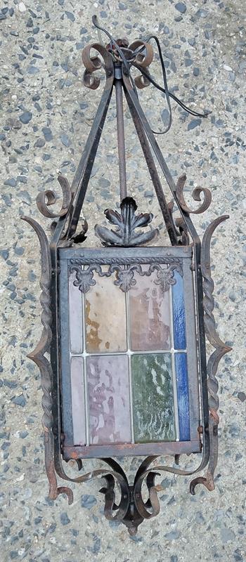 Kovaná lucerna s vitráží