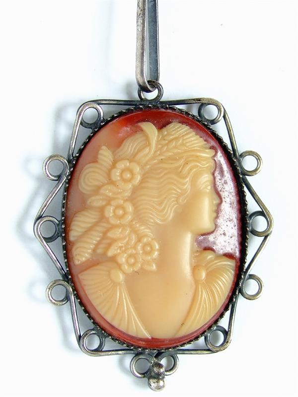 900 Ag náhrdelník s kameí, punc.