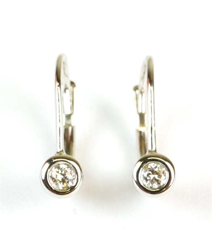 Zlaté náušnice s diamanty