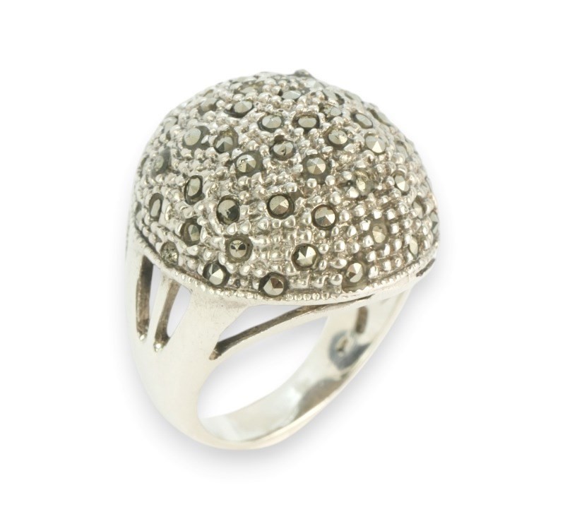 Stříbrný prsten s markazity