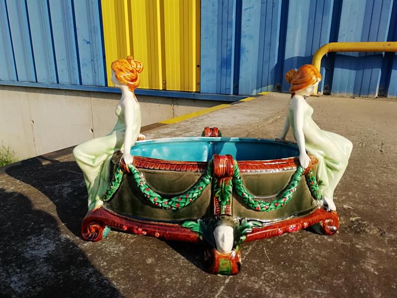 Secesní žardiniéra