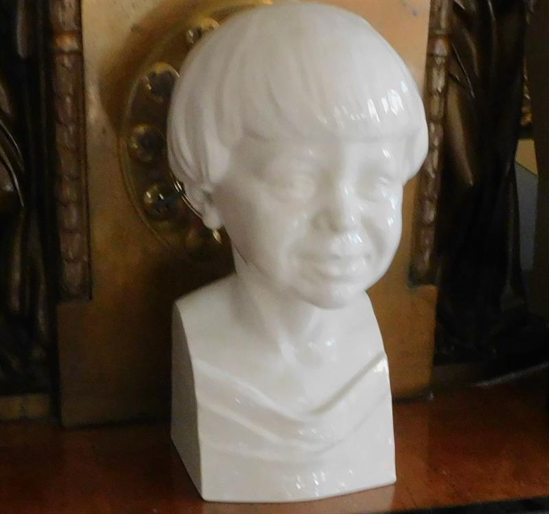 KAREL GABRIEL - PODOBIZNA DÍVKY, keramika, Bechyně