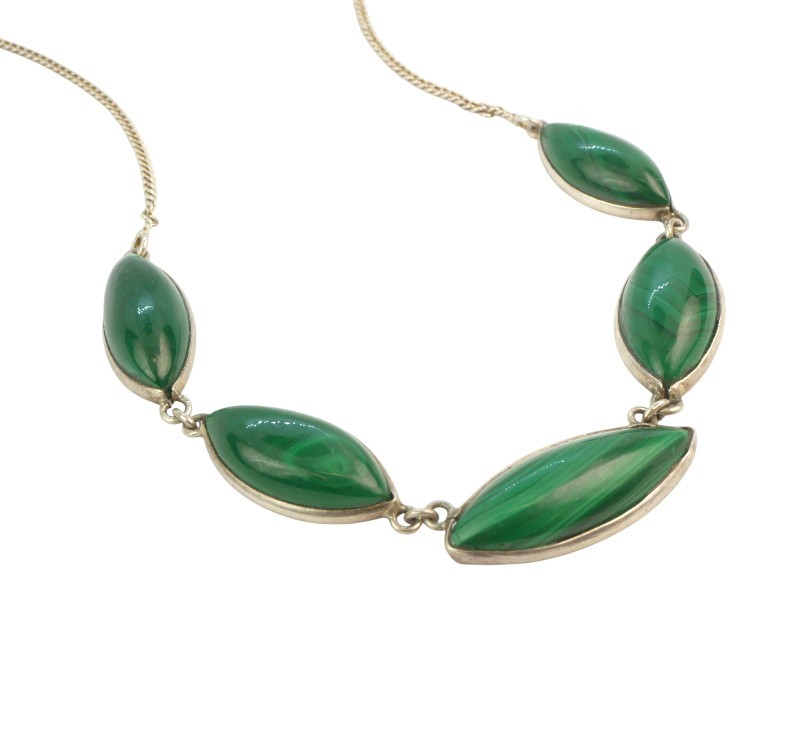 Stříbrný náhrdelník s malachity