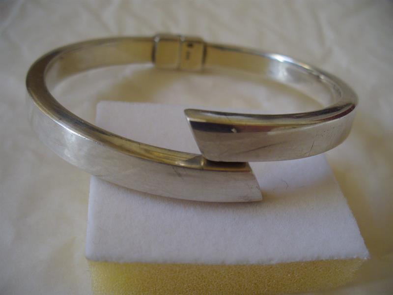 STŘÍBRNÝ  NÁRAMEK