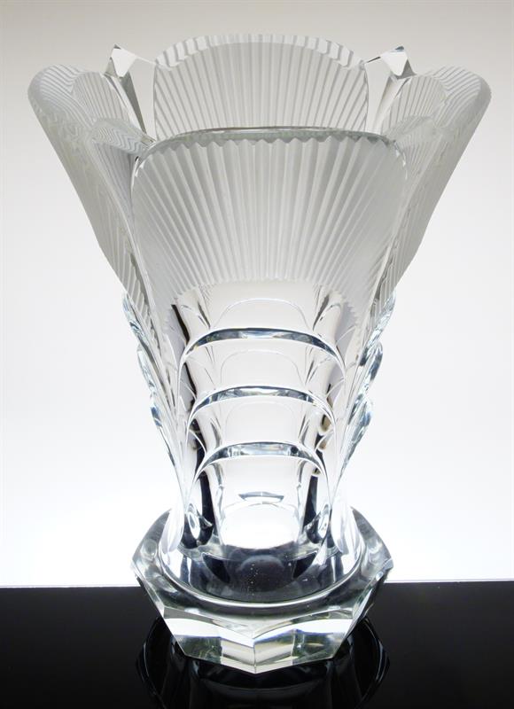 Velká a velmi masivní ART-DECO váza z čirého skla R.HLOUŠEK