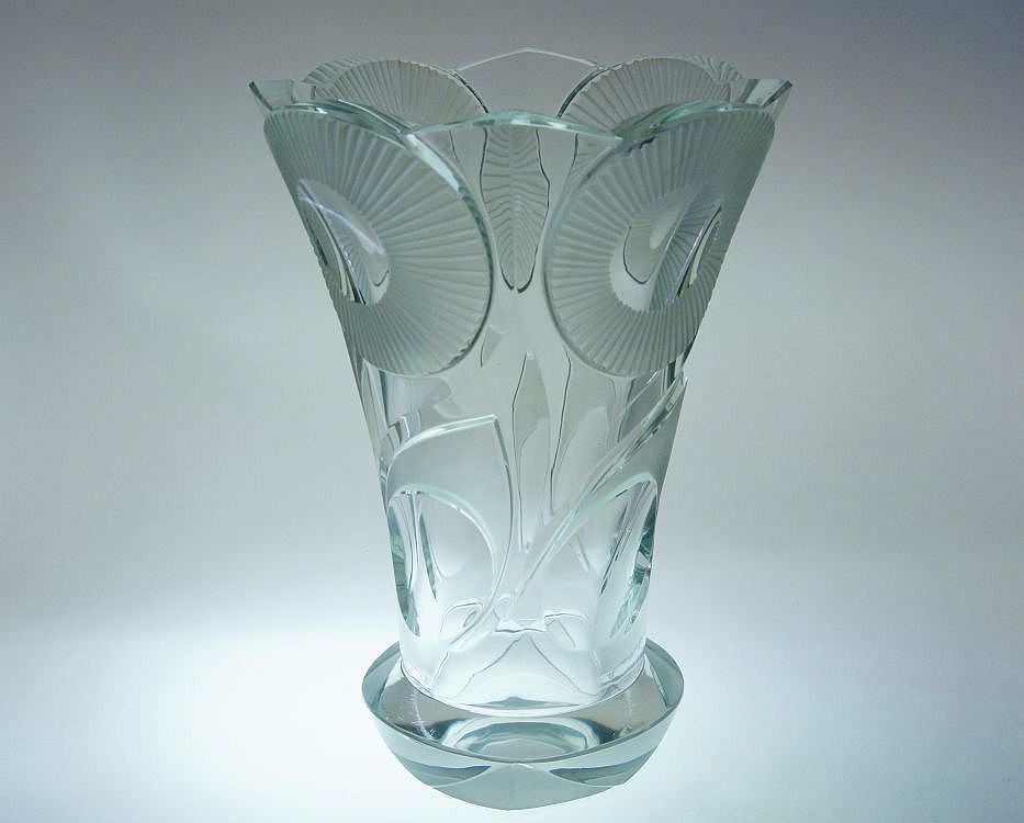 Luxusní broušená ART - DECO váza z masivního čirého skla, Rudolf HLOUŠEK