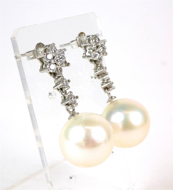 Visací náušnice s perlami a syntetickými kameny