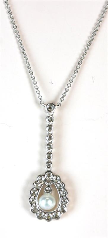 Zlatý náhrdelník s brilianty a perlou