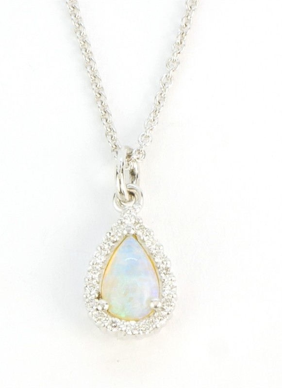 Náhrdelník s opálem a diamanty