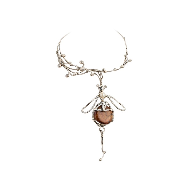 Autorský stříbrný náhrdelník Gilbert Liblin ve tvaru mouchy