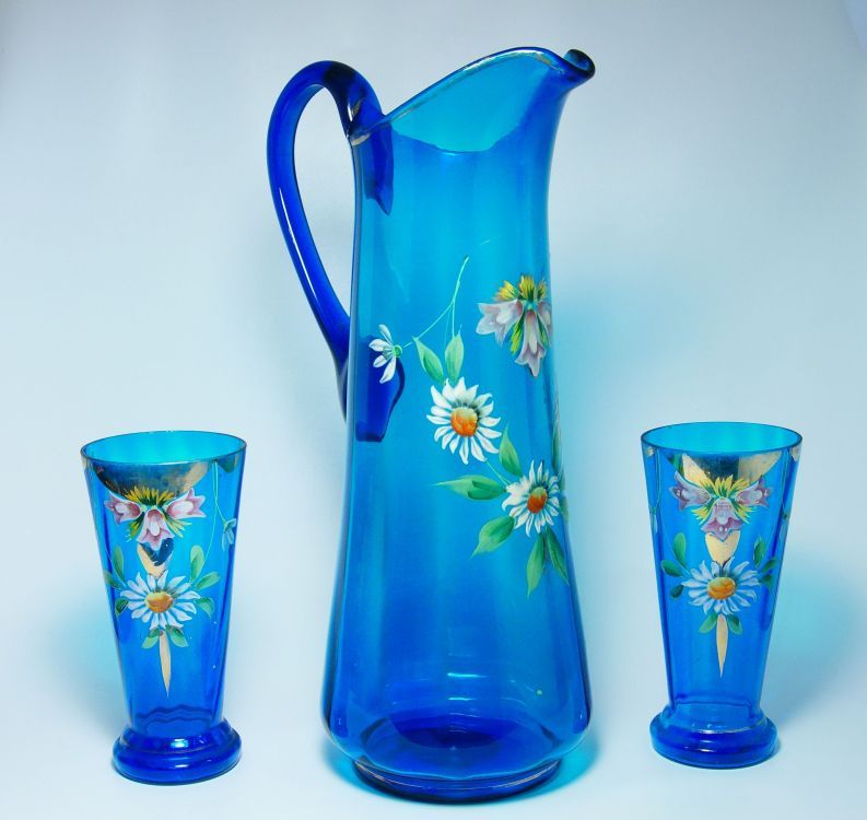 Secesní nápojová souprava s dekorem zvonků, kobaltová modř