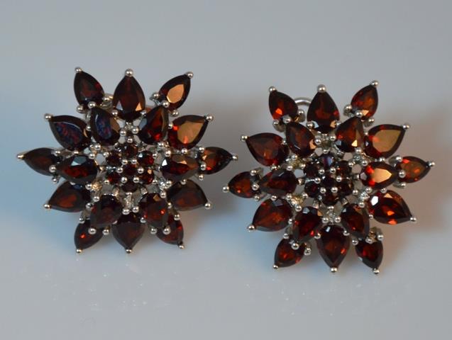 STŘÍBRNÉ NÁUŠNICE - ALMANDINY