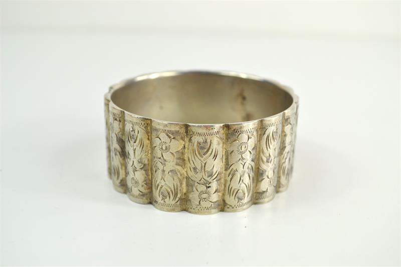 Stříbrný náramek